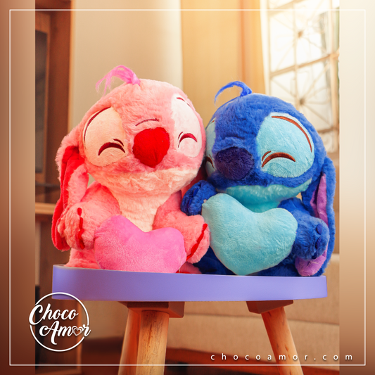 Pareja Stitch y Angela